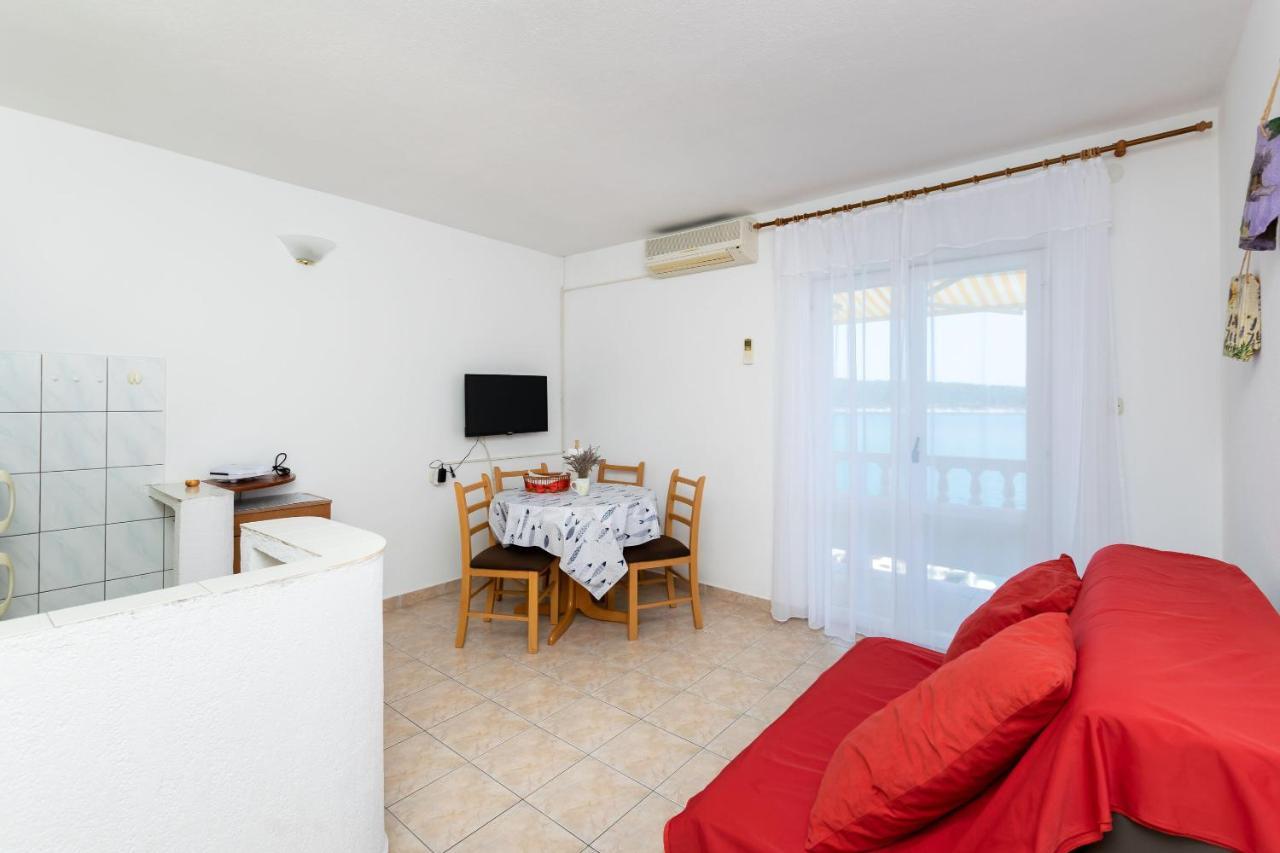 Apartments Biserka Barbat na Rabu Bagian luar foto