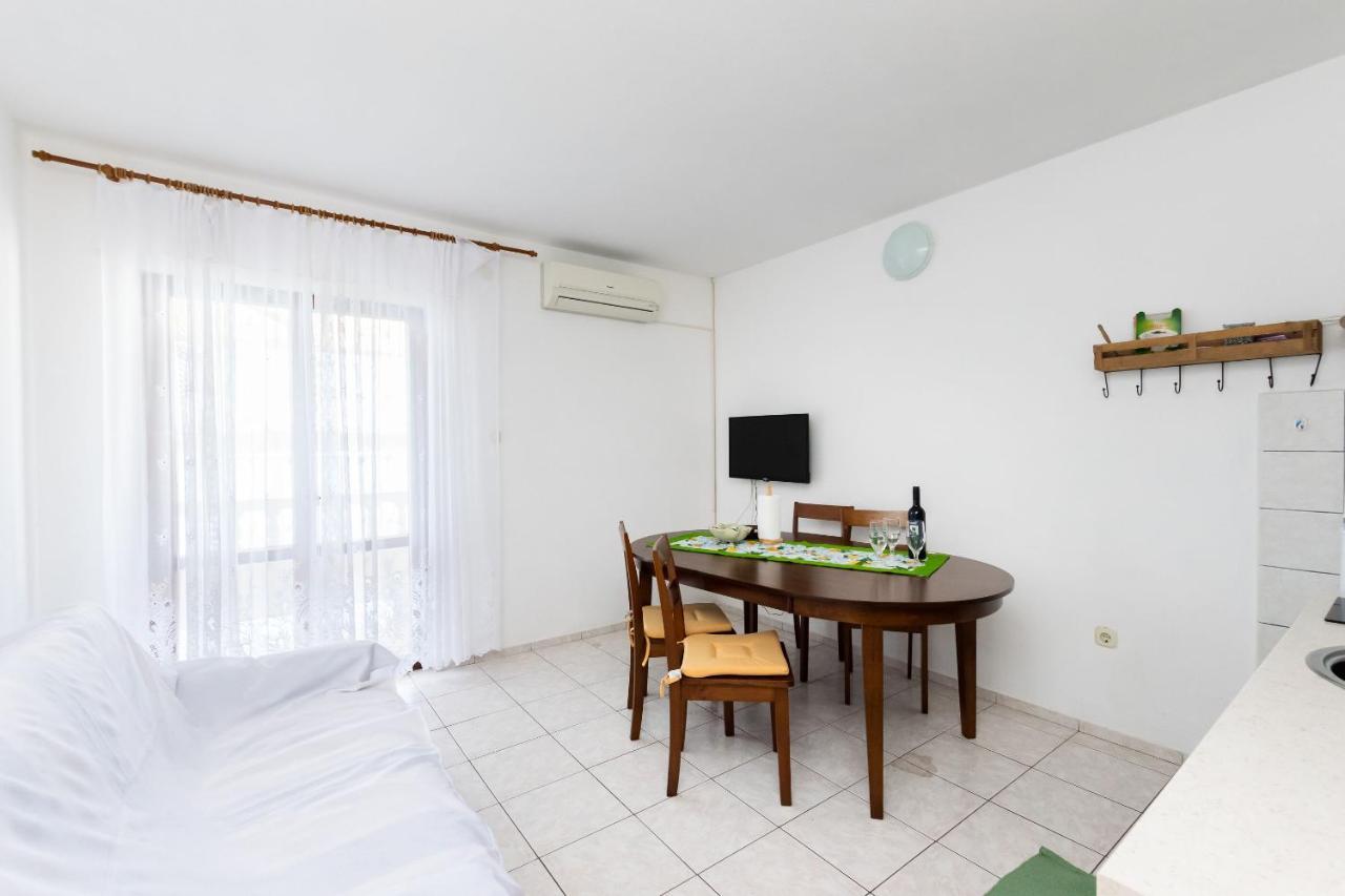 Apartments Biserka Barbat na Rabu Bagian luar foto