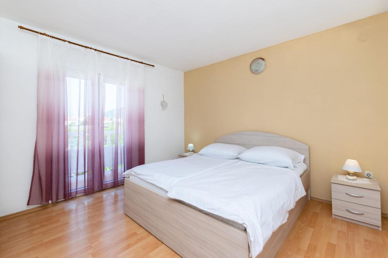 Apartments Biserka Barbat na Rabu Bagian luar foto